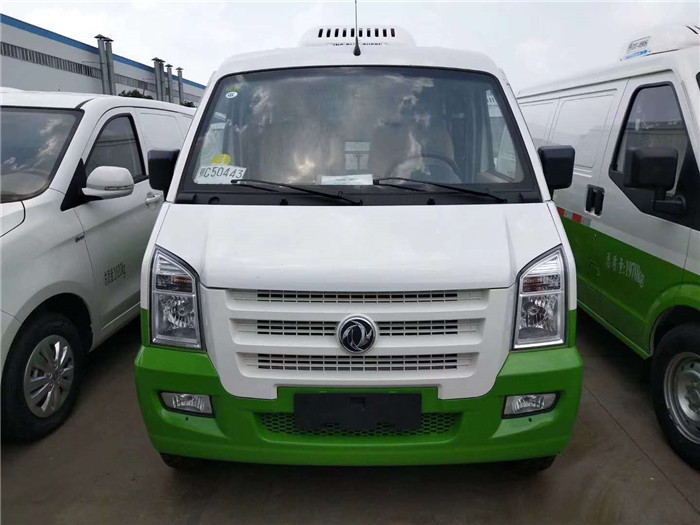 東風(fēng)國五面包冷藏車(chē)